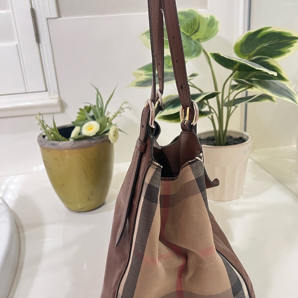 , Burberry Medium Tote hazel color, size 9.25x7.5 wide.Leather and fabric - Picture 4 of 7